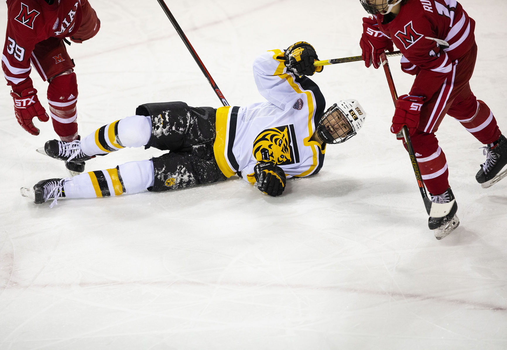 011220-s-CCHockey 05.jpg